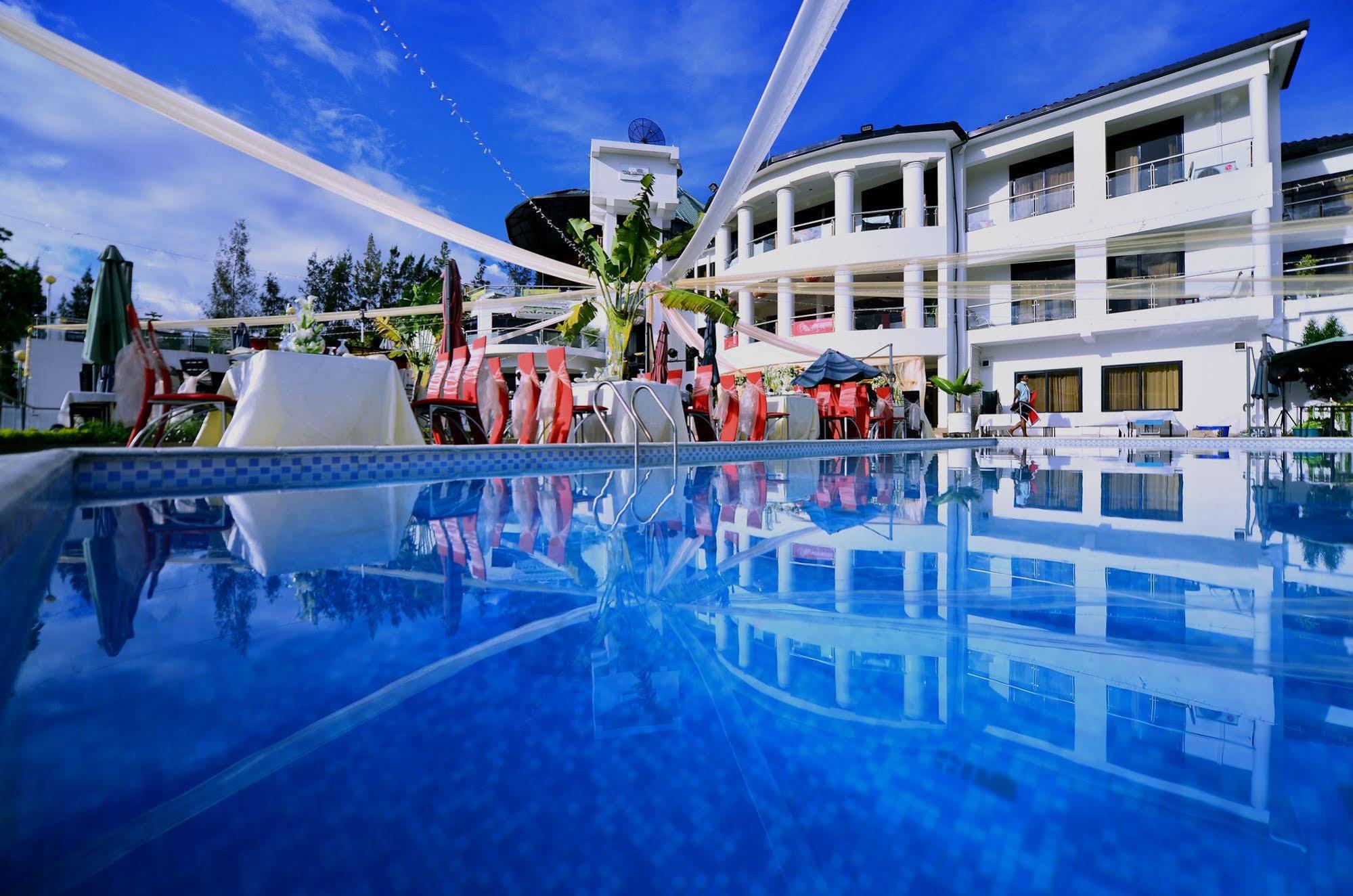 The Manor Hotel Kigali Exterior photo